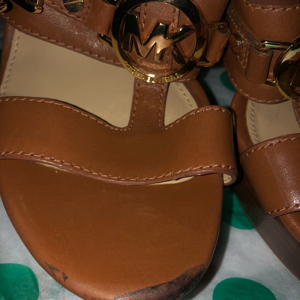 Michael KORS gently used wedge heals size 7